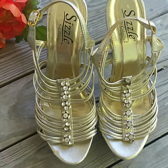 FREE WITH BUNDLE 2+ - Picture 2 of 6